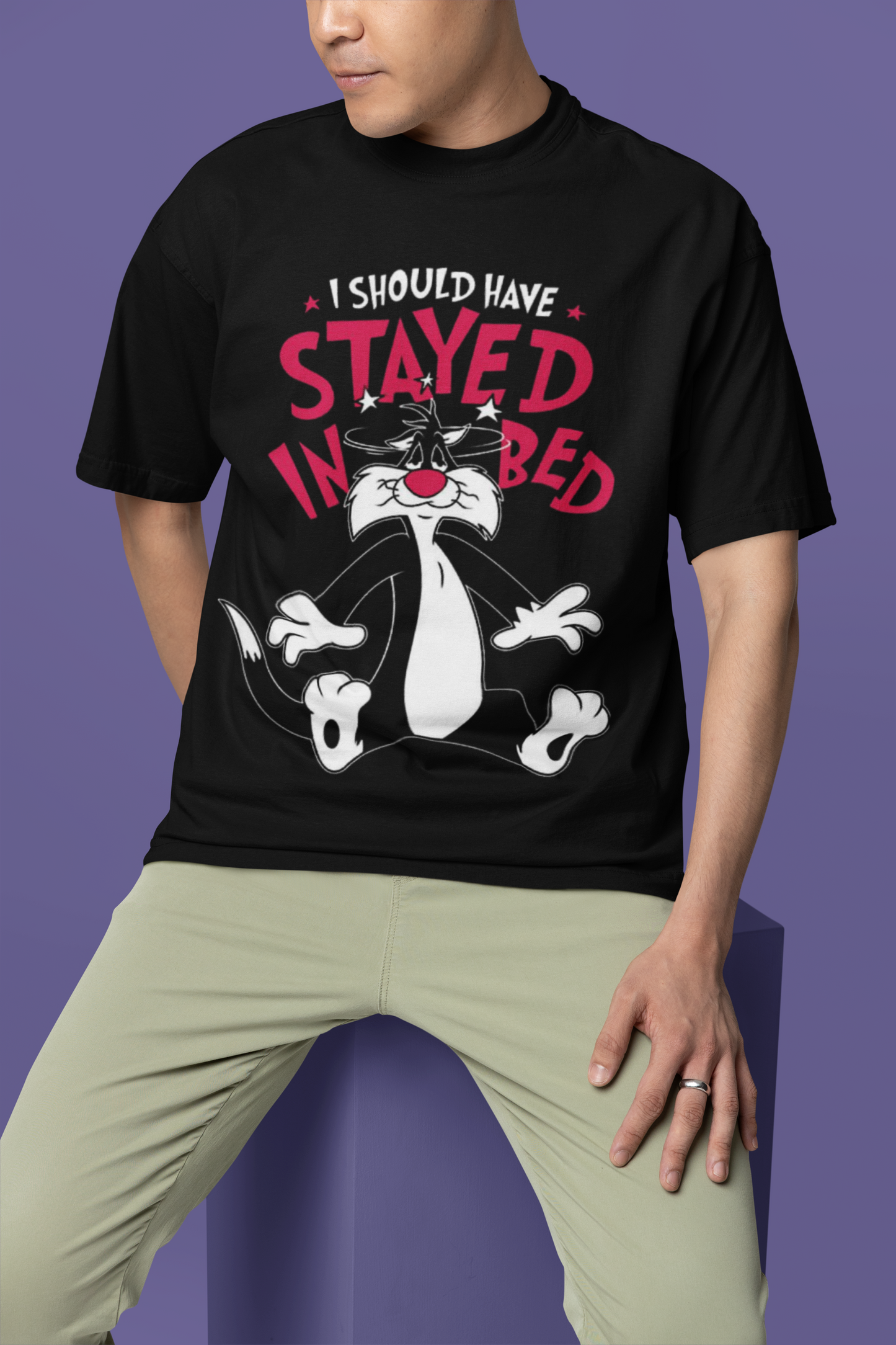 Looney Tunes : I Should have Stayed in Bed Oversized T-shirt